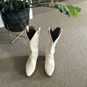 Tecovas- Annie size 7 in Bone